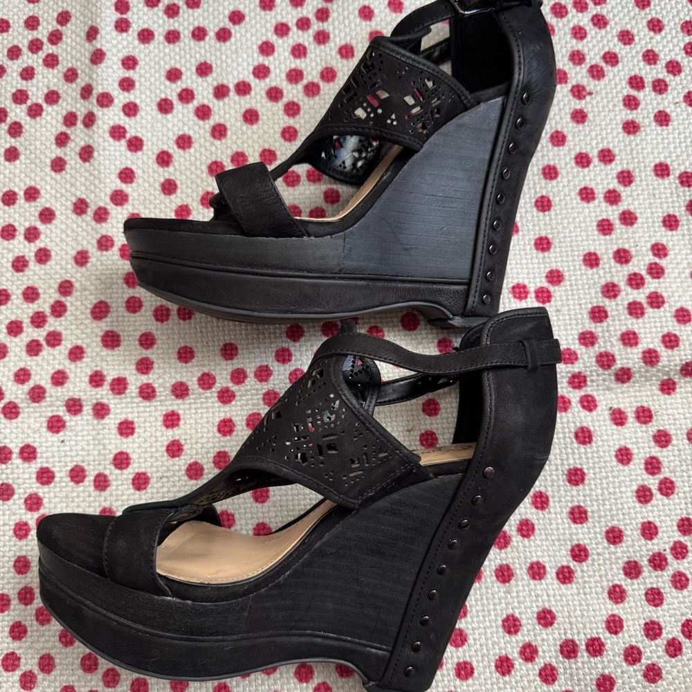 Gianni Bini Rissa Wedge Heels - Picture 10 of 17